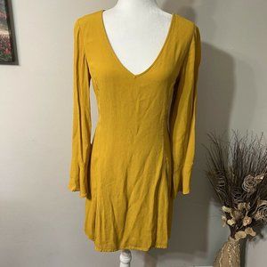 Old Navy Dress Sz 8 Bell Long Sleeve Mustard Fit & Flare Stretch V Neck Lined